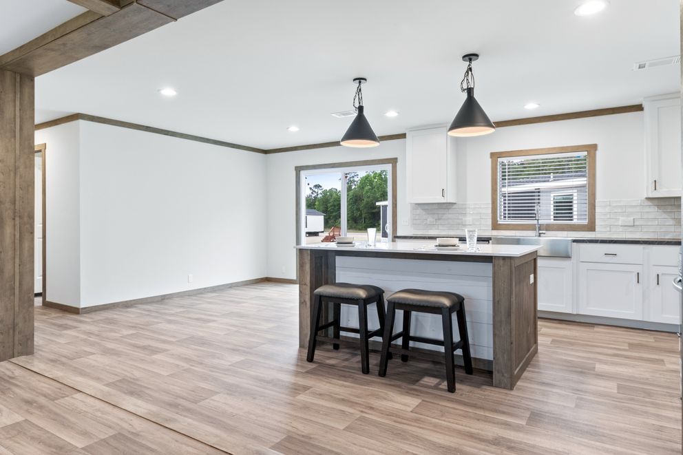 The EMILIE ELITE Exterior. This Manufactured Mobile Home features 3 bedrooms and 2 baths.