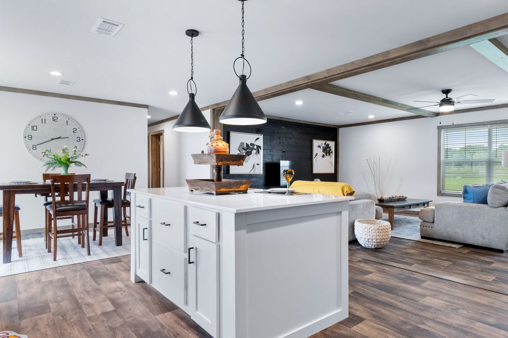 The FARM 3 FLEX ELITE DEN Exterior. This Manufactured Mobile Home features 3 bedrooms and 2 baths.