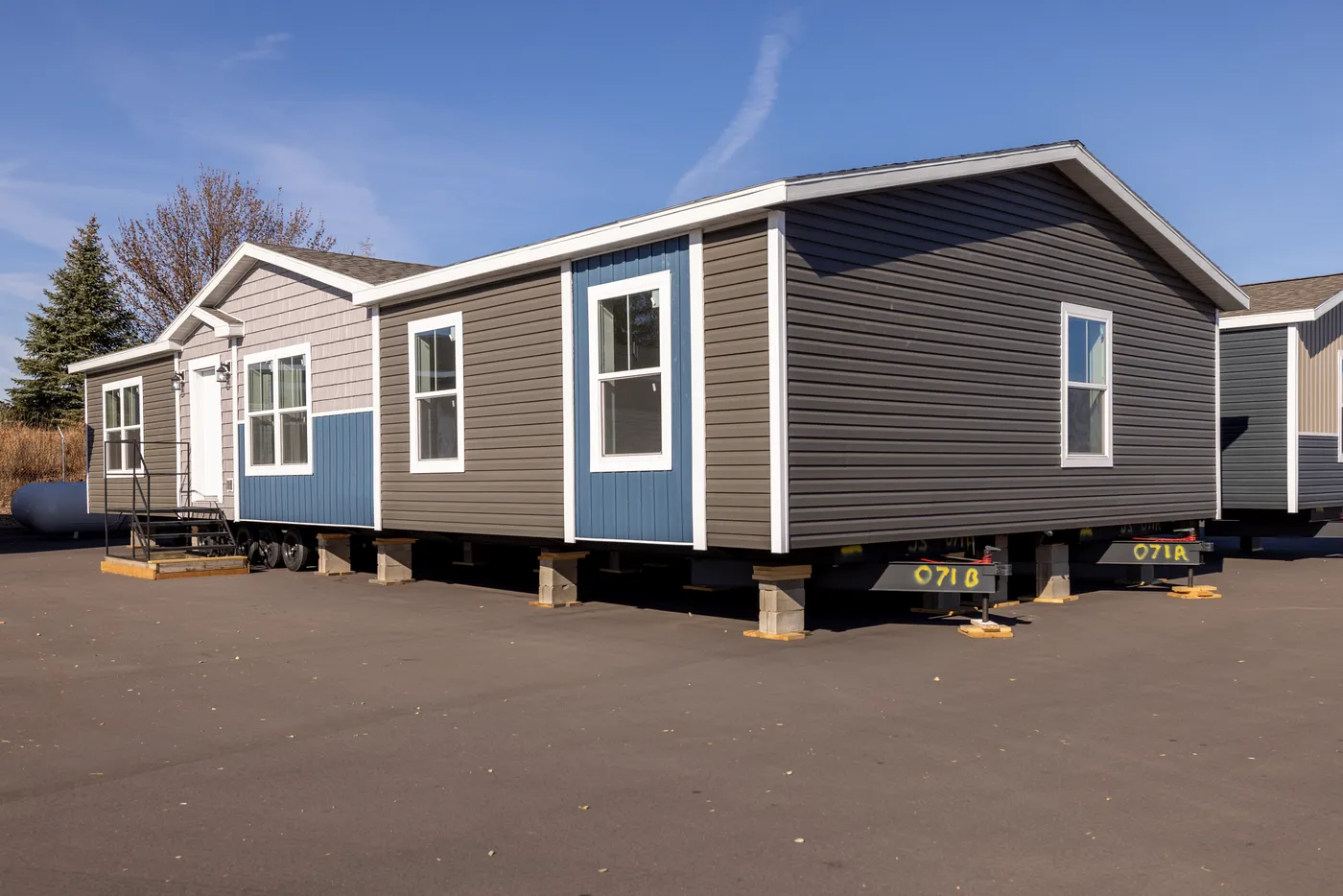 The ROOSEVELT Exterior. This Manufactured Mobile Home features 3 bedrooms and 2 baths.