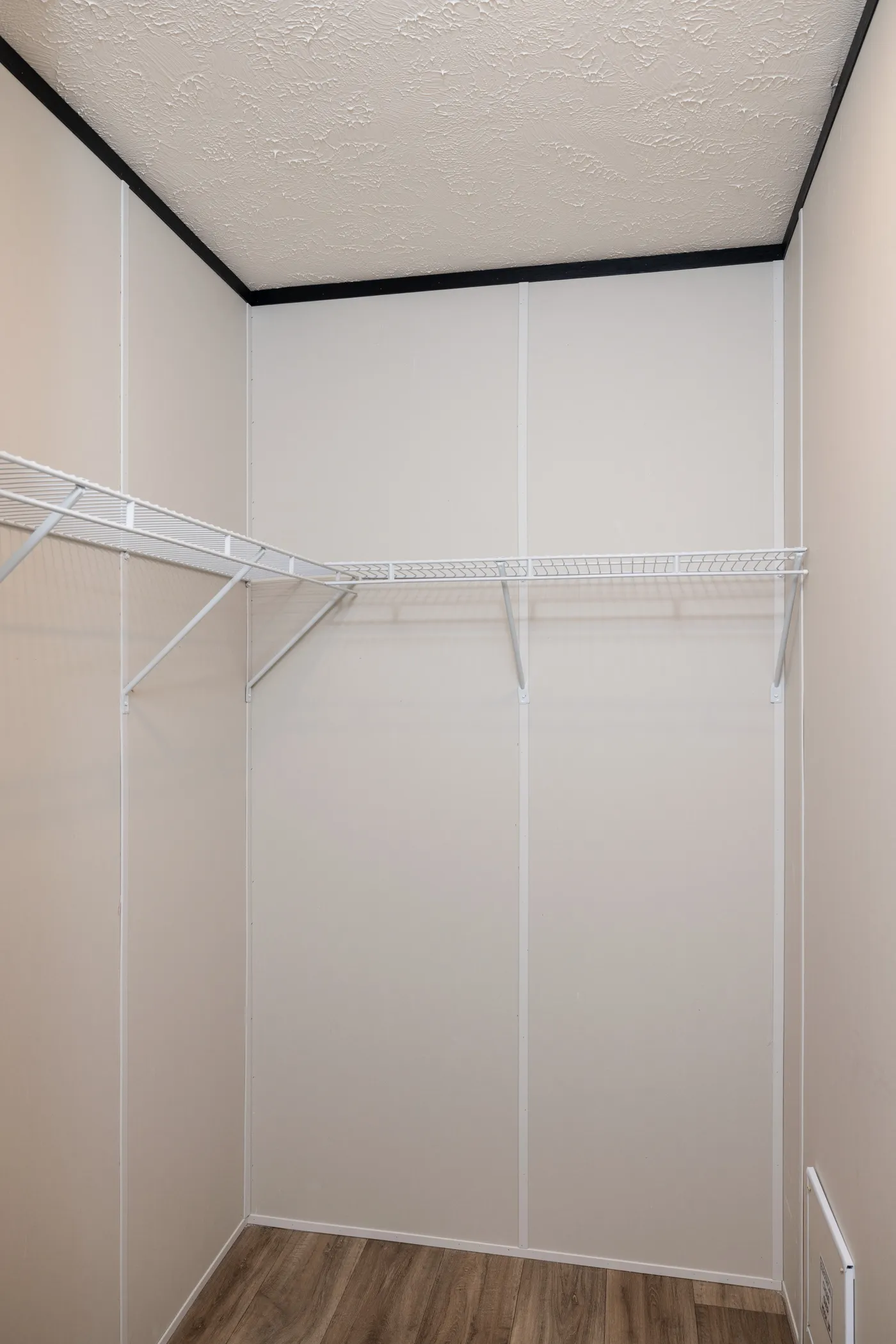 The PLATINUM ANNIVERSARY Exterior. This Manufactured Mobile Home features 3 bedrooms and 2 baths.