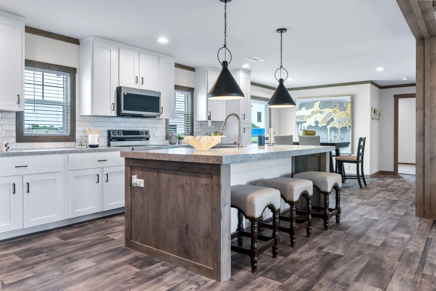 The ISABELLA Exterior. This Manufactured Mobile Home features 3 bedrooms and 2 baths.