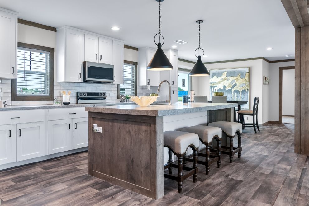 The ISABELLA Exterior. This Manufactured Mobile Home features 3 bedrooms and 2 baths.