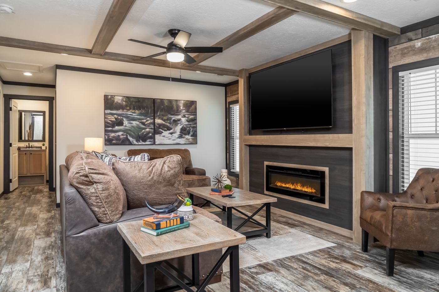 The BOUJEE LUX Exterior. This Manufactured Mobile Home features 4 bedrooms and 3 baths.