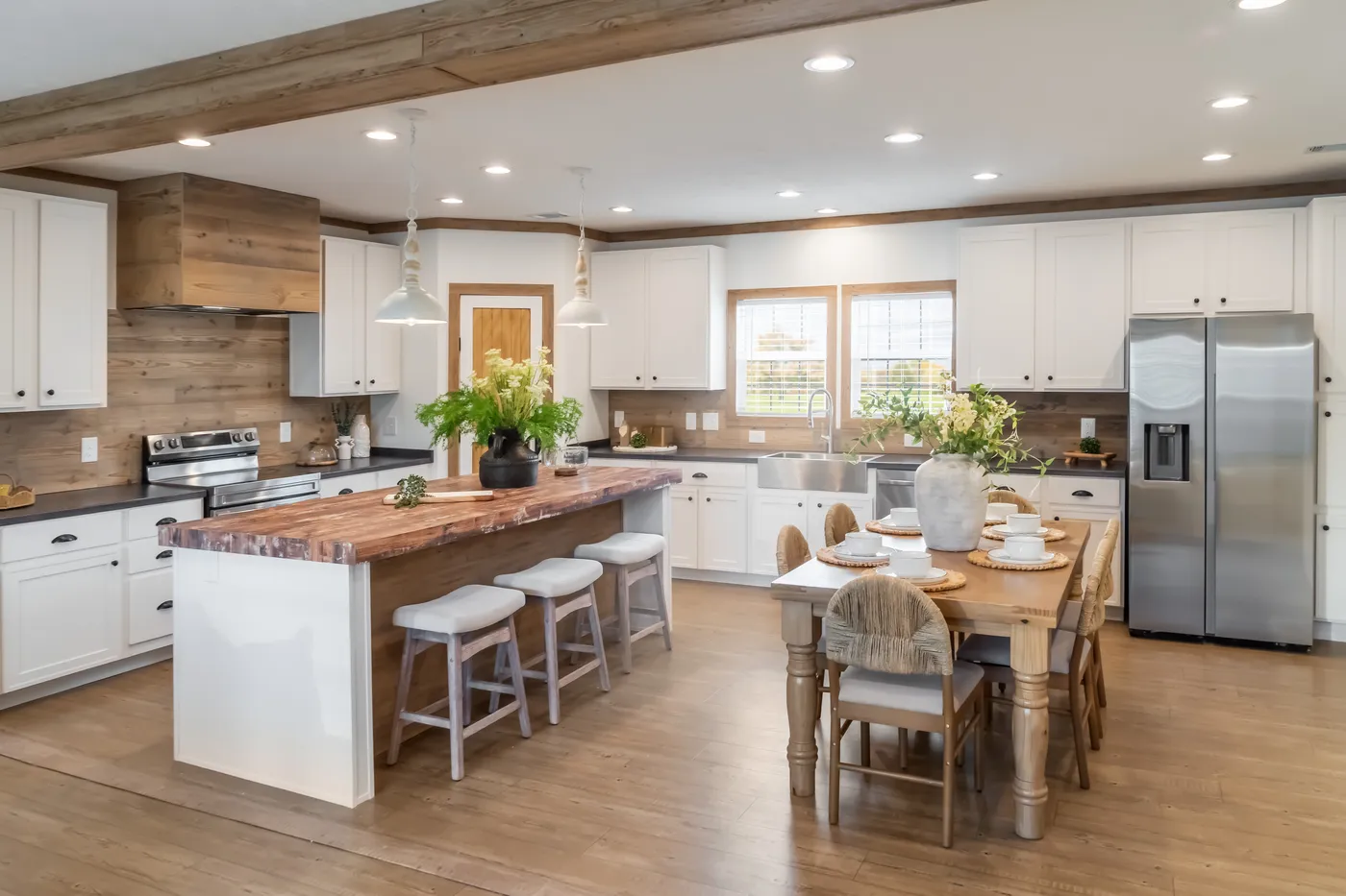 The THE REED Exterior. This Manufactured Mobile Home features 3 bedrooms and 2 baths.