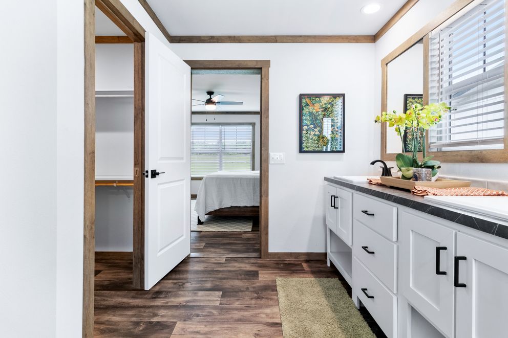 The FARM 3 FLEX ELITE DEN Exterior. This Manufactured Mobile Home features 3 bedrooms and 2 baths.