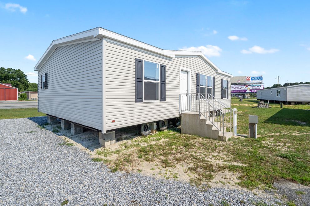 The ZIRCON Exterior. This Manufactured Mobile Home features 3 bedrooms and 2 baths.