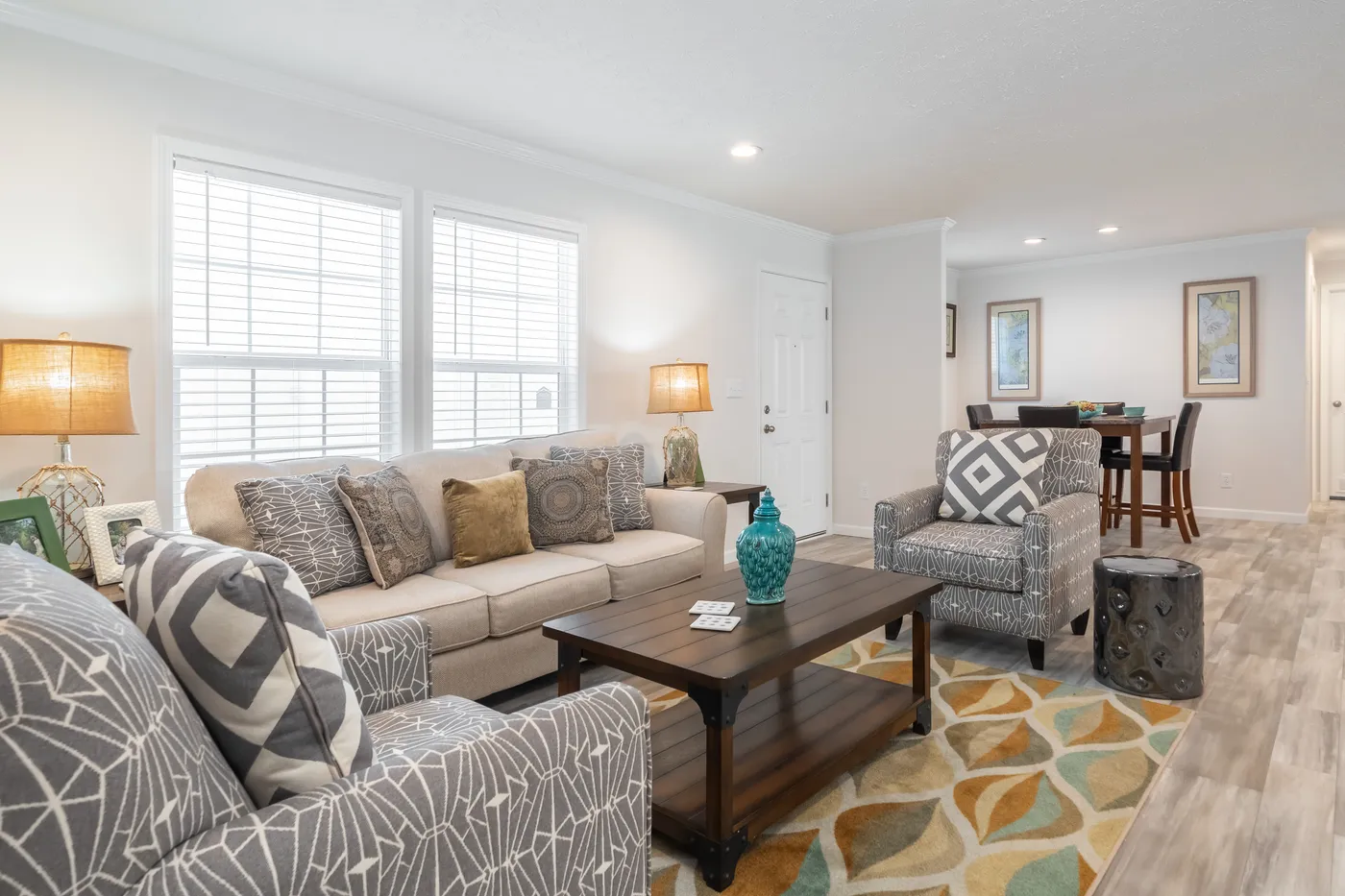 The PINEHURST 3104 Exterior. This Manufactured Mobile Home features 3 bedrooms and 2 baths.