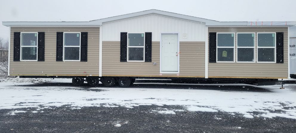 The JADE 48 Exterior. This Manufactured Mobile Home features 3 bedrooms and 2 baths.