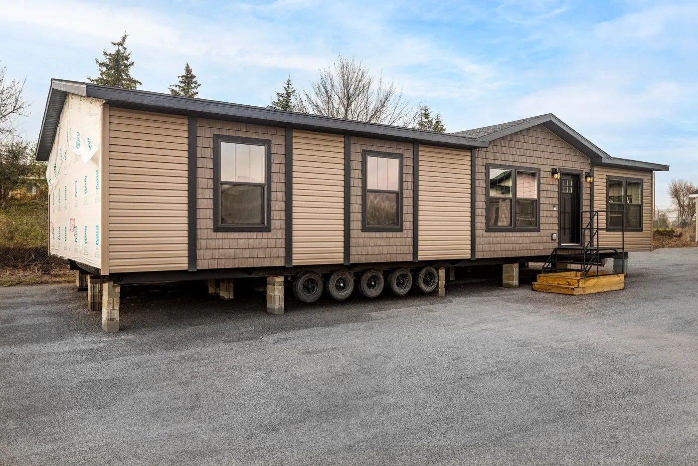 The LEGEND 78 Exterior. This Manufactured Mobile Home features 3 bedrooms and 2 baths.