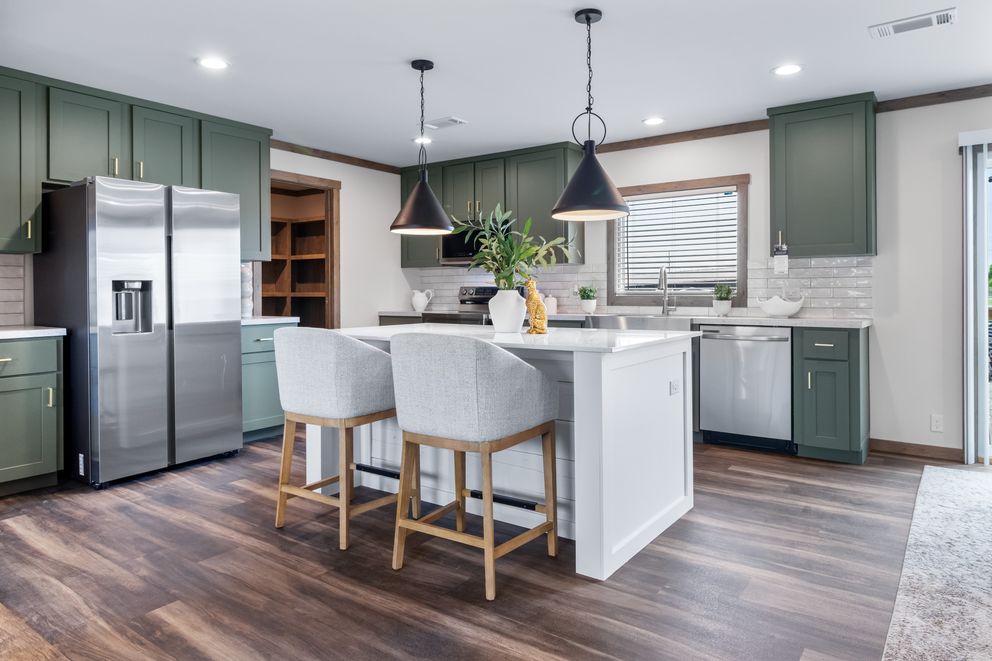 The EVERETT ELITE Exterior. This Manufactured Mobile Home features 4 bedrooms and 3 baths.