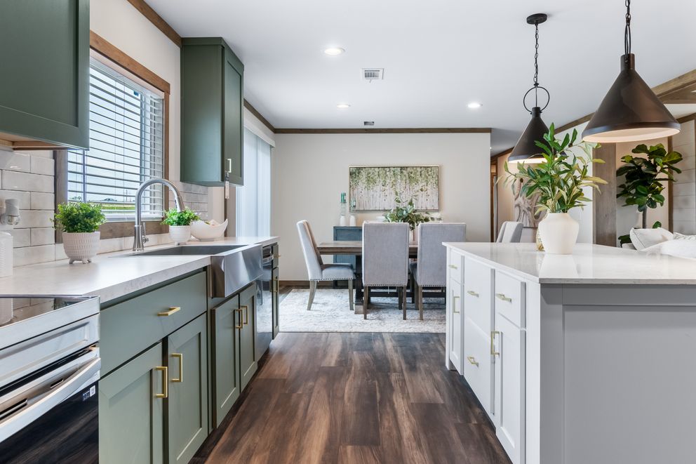 The EVERETT ELITE Exterior. This Manufactured Mobile Home features 4 bedrooms and 3 baths.