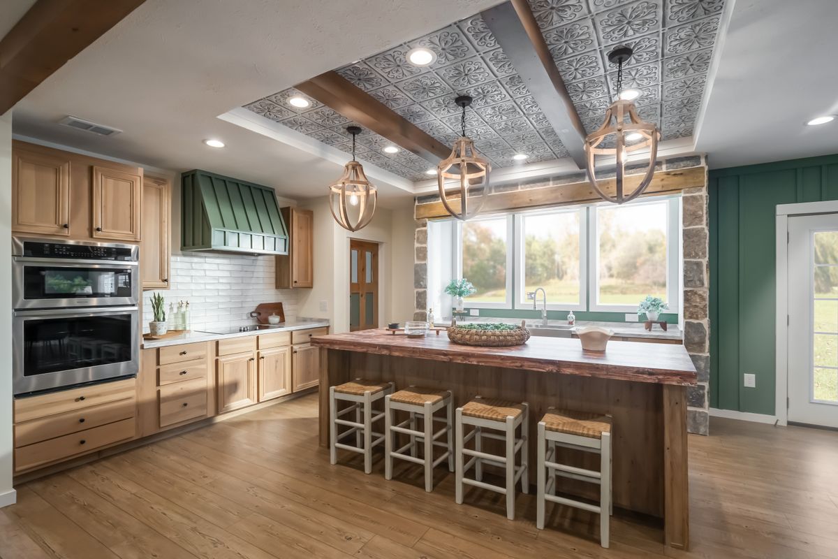 The THE ROCKING CHAIR Exterior. This Manufactured Mobile Home features 3 bedrooms and 2 baths.