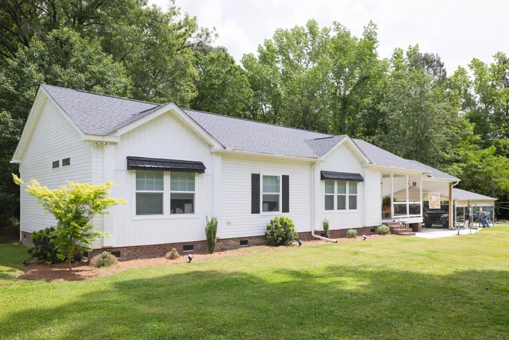 The 3434 CAROLINA "SOUTHERN BELLE" Exterior. This Modular Home features 3 bedrooms and 2 baths.