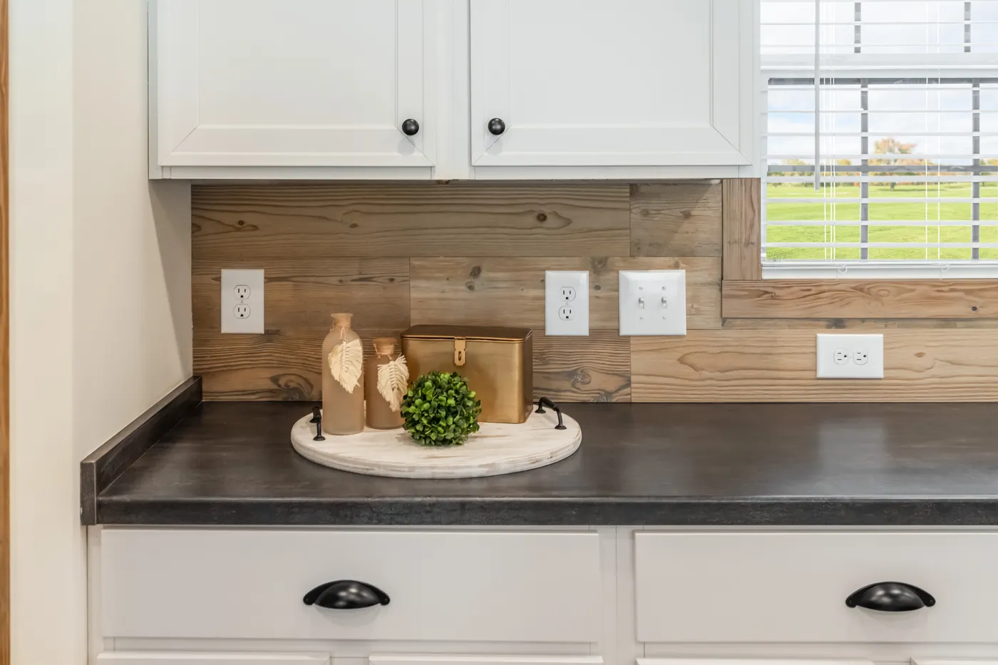The THE REED Exterior. This Manufactured Mobile Home features 3 bedrooms and 2 baths.
