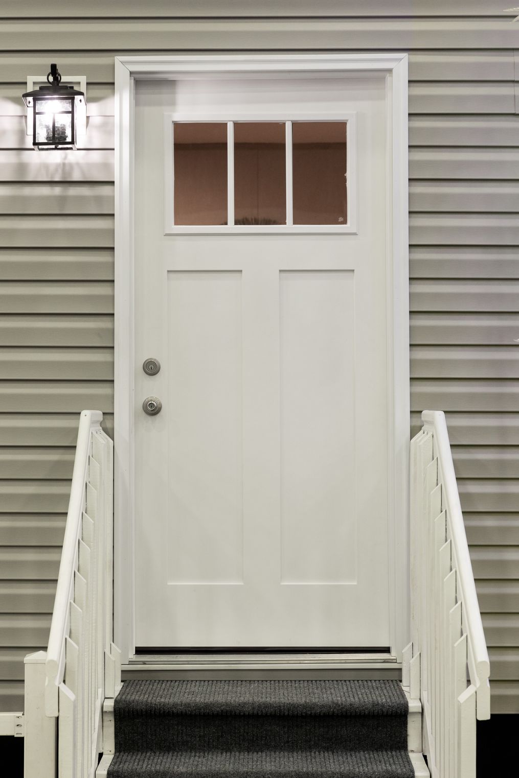 36x80 Craftsman front door. This Manufactured Mobile Home features 3 bedrooms and 2 baths.