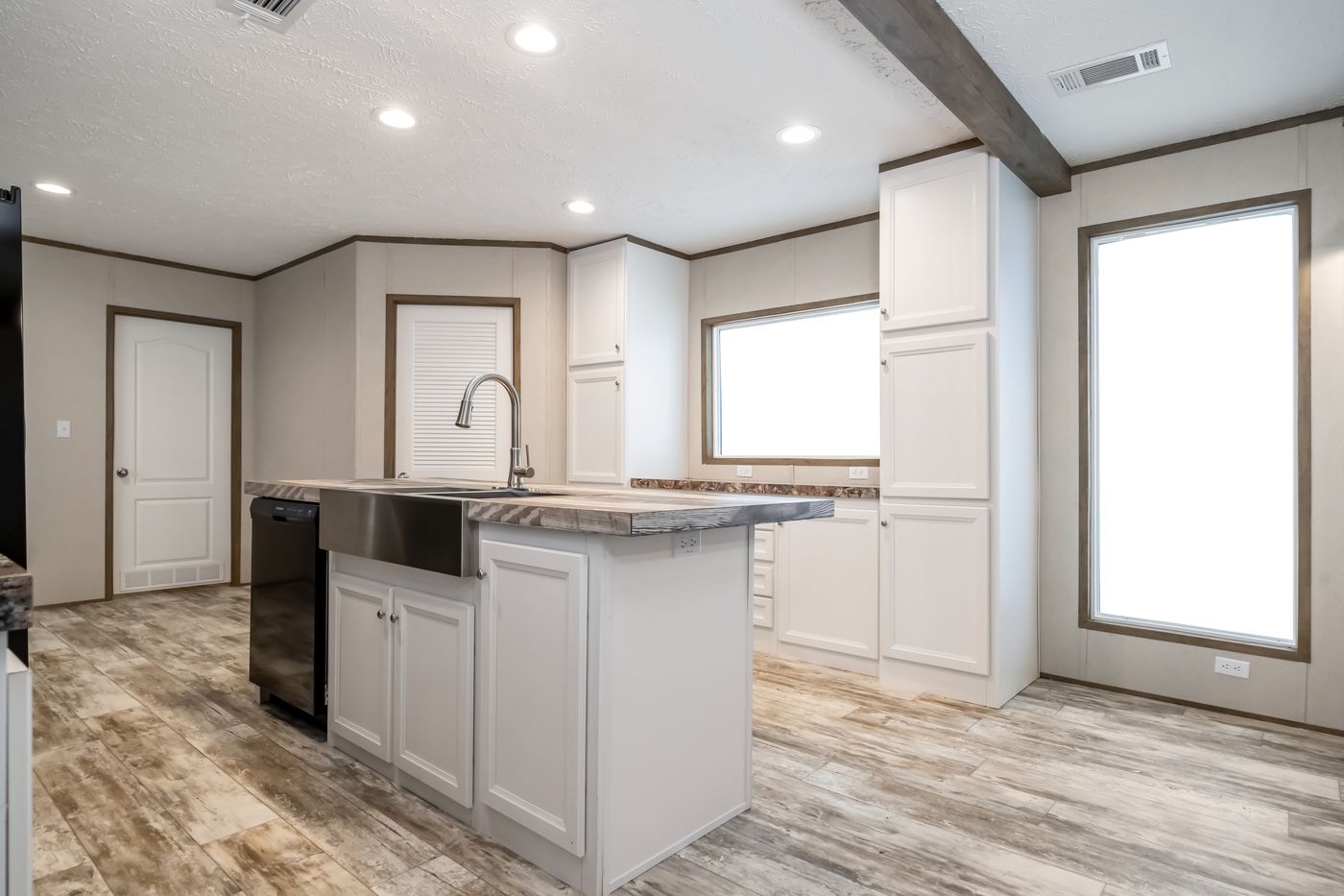 37SAV16763BH RIVERHAVEN Clayton Savannah