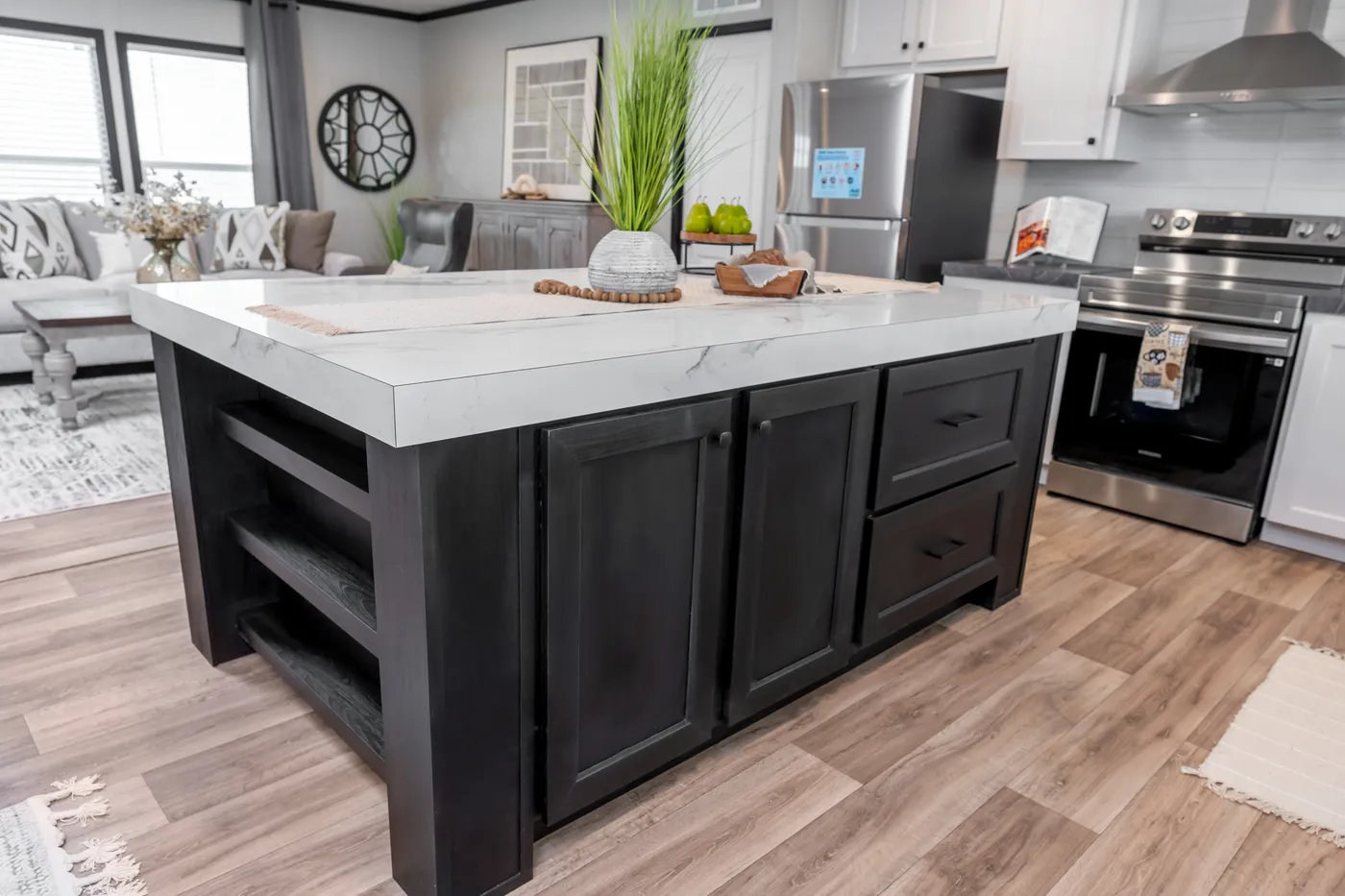 The ABSOLUTE VALUE Kitchen. This Manufactured Mobile Home features 4 bedrooms and 2 baths.
