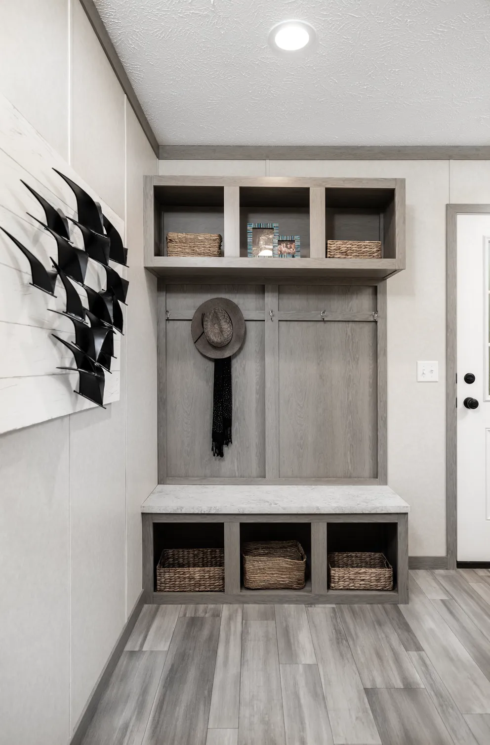 The 6428-E792 THE PULSE Utility Room. This Manufactured Mobile Home features 3 bedrooms and 2.5 baths.