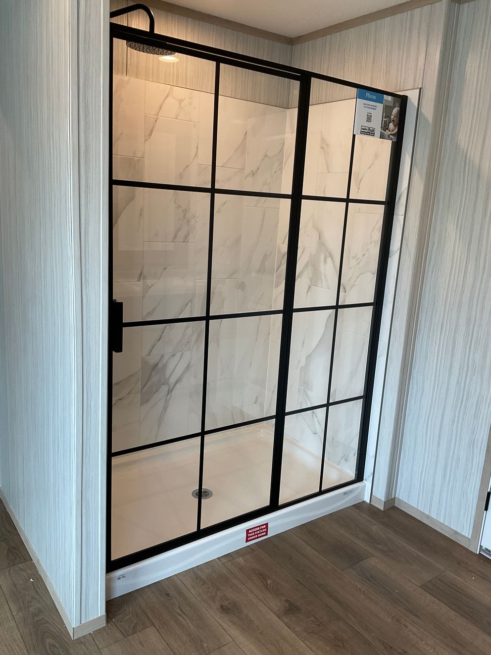 The EMERALD 7228-643 Primary Bathroom. This Manufactured Mobile Home features 4 bedrooms and 2 baths.