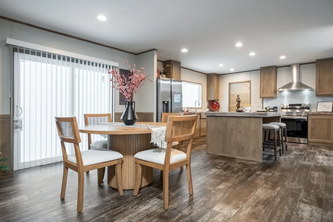 The BELLA VISTA Exterior. This Manufactured Mobile Home features 3 bedrooms and 2 baths.