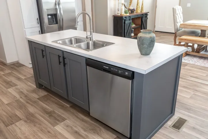 The MOROCCO Exterior. This Manufactured Mobile Home features 4 bedrooms and 2 baths.