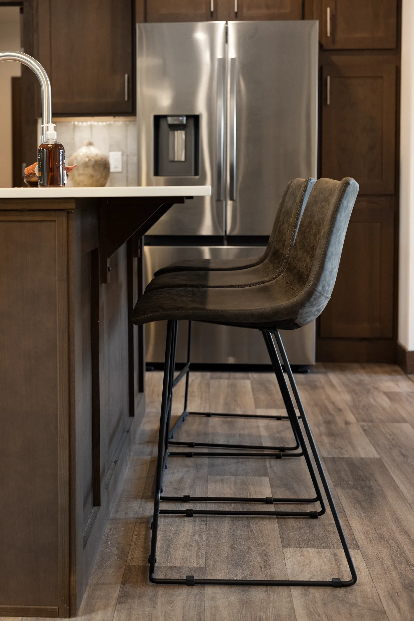 The LEGEND 78 Kitchen. This Manufactured Mobile Home features 3 bedrooms and 2 baths.