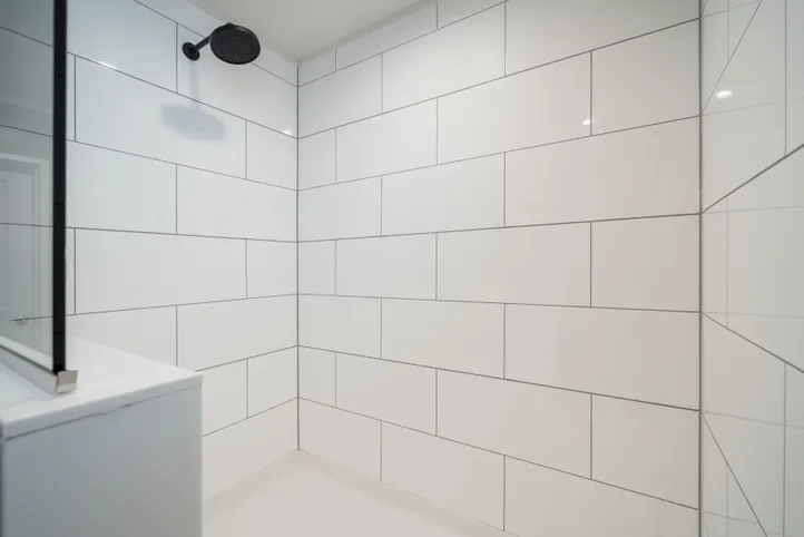 The ISLAND BREEZE Primary Bathroom. This Manufactured Mobile Home features 3 bedrooms and 2 baths.