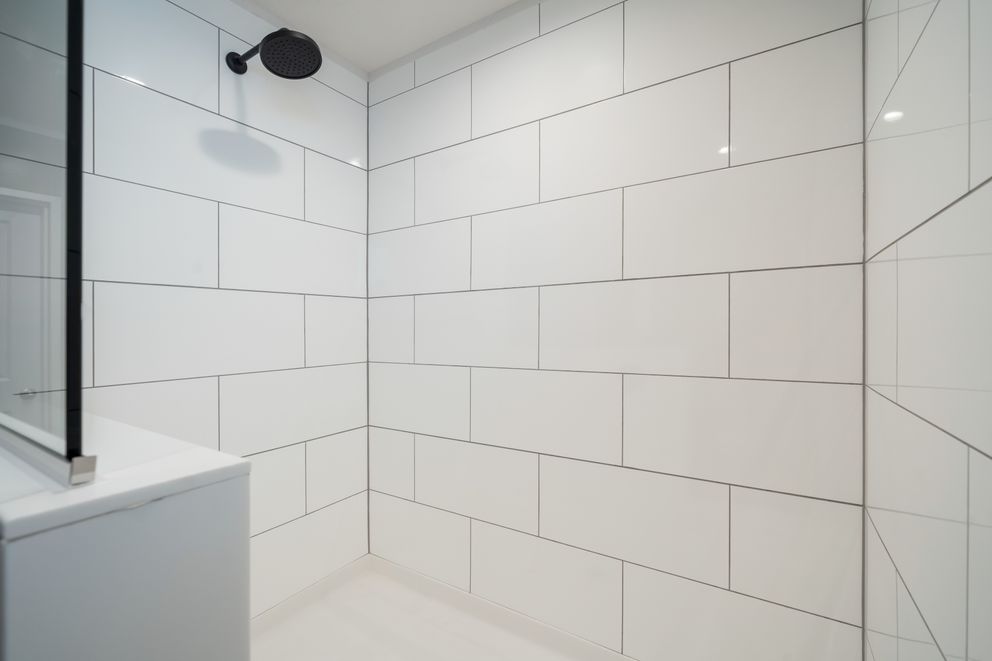 The ISLAND BREEZE Primary Bathroom. This Manufactured Mobile Home features 3 bedrooms and 2 baths.