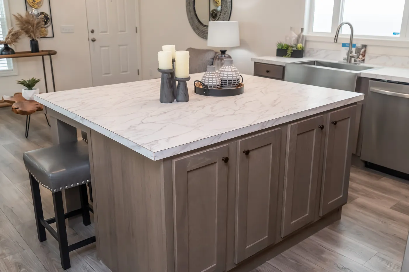 The 4200 "SOUTHPORT" 58'4X16 Kitchen. This Manufactured Mobile Home features 2 bedrooms and 2 baths.