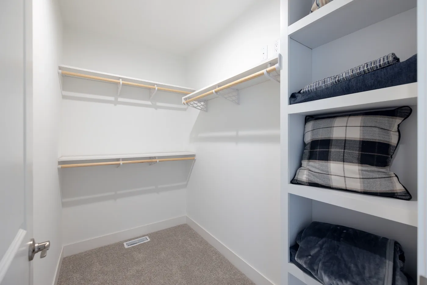 The WINSTON Storage. This Manufactured Mobile Home features 3 bedrooms and 2 baths.