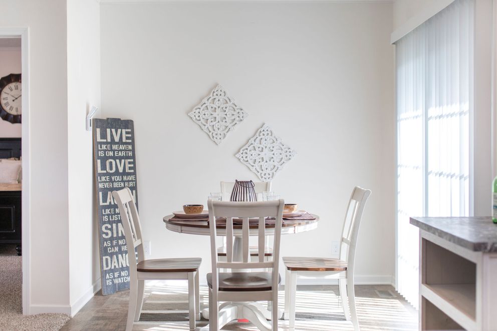The 1558 JAMESTOWN Dining Area. This Manufactured Mobile Home features 3 bedrooms and 2 baths.