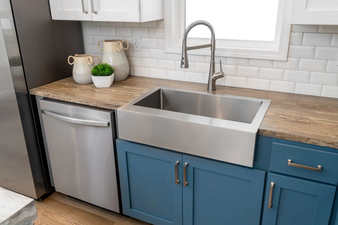 The TIFFANY Kitchen. This Manufactured Mobile Home features 2 bedrooms and 2 baths.