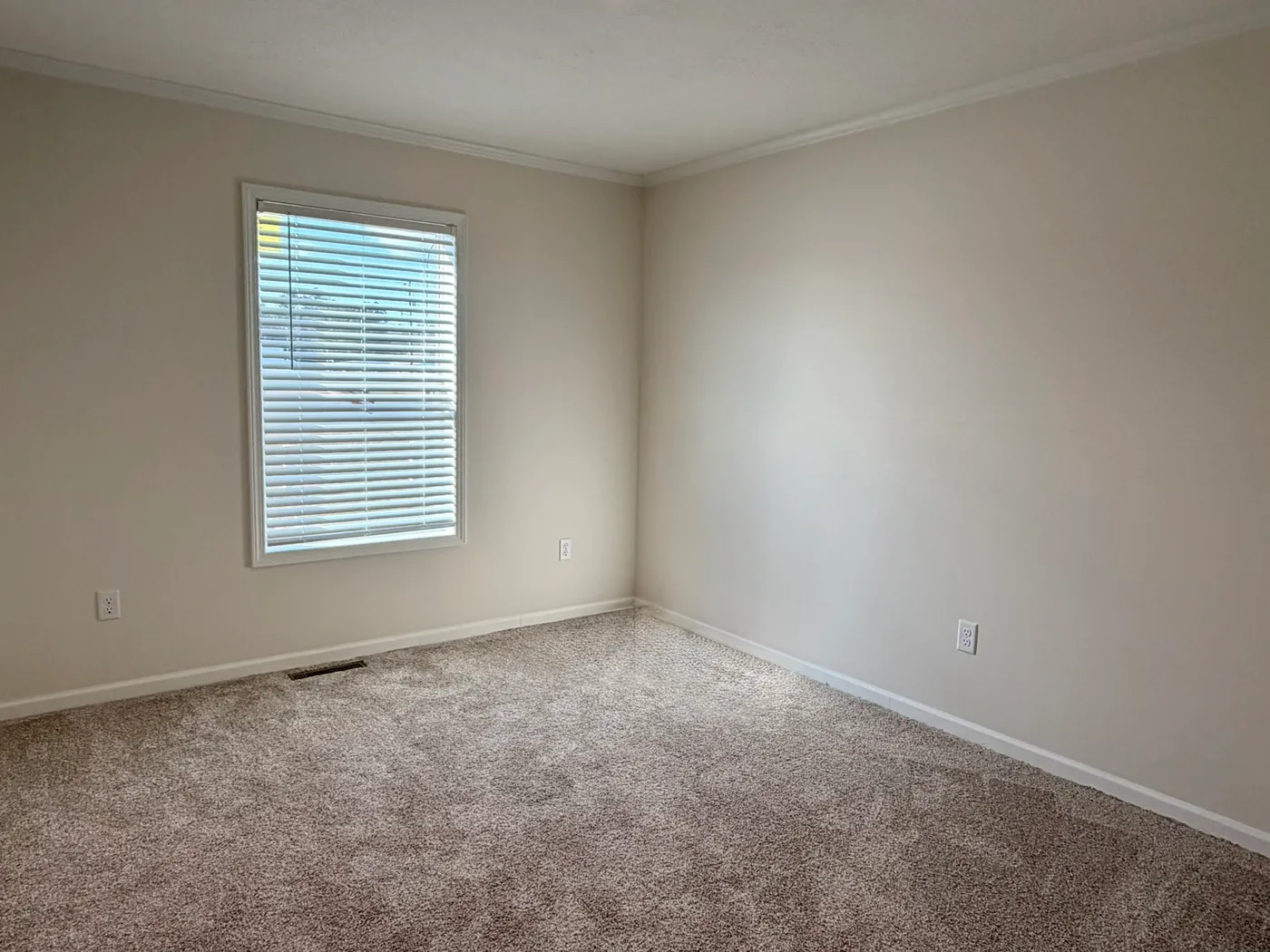 The TOURMALINE 7628-649 Guest Bedroom. This Manufactured Mobile Home features 4 bedrooms and 2 baths.