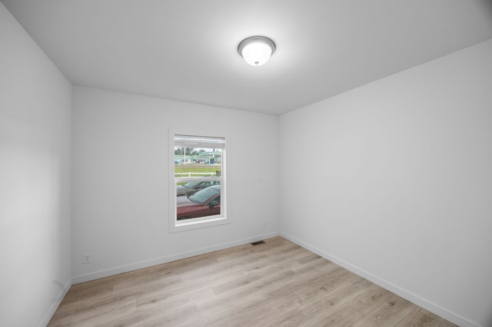 The LULAMAE 3 Guest Bedroom. This Manufactured Mobile Home features 3 bedrooms and 2 baths.