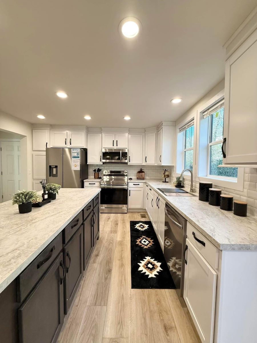 The TOMPKINS BLVD/6428-MS029-1 SEC Kitchen. This Manufactured Mobile Home features 3 bedrooms and 2 baths.