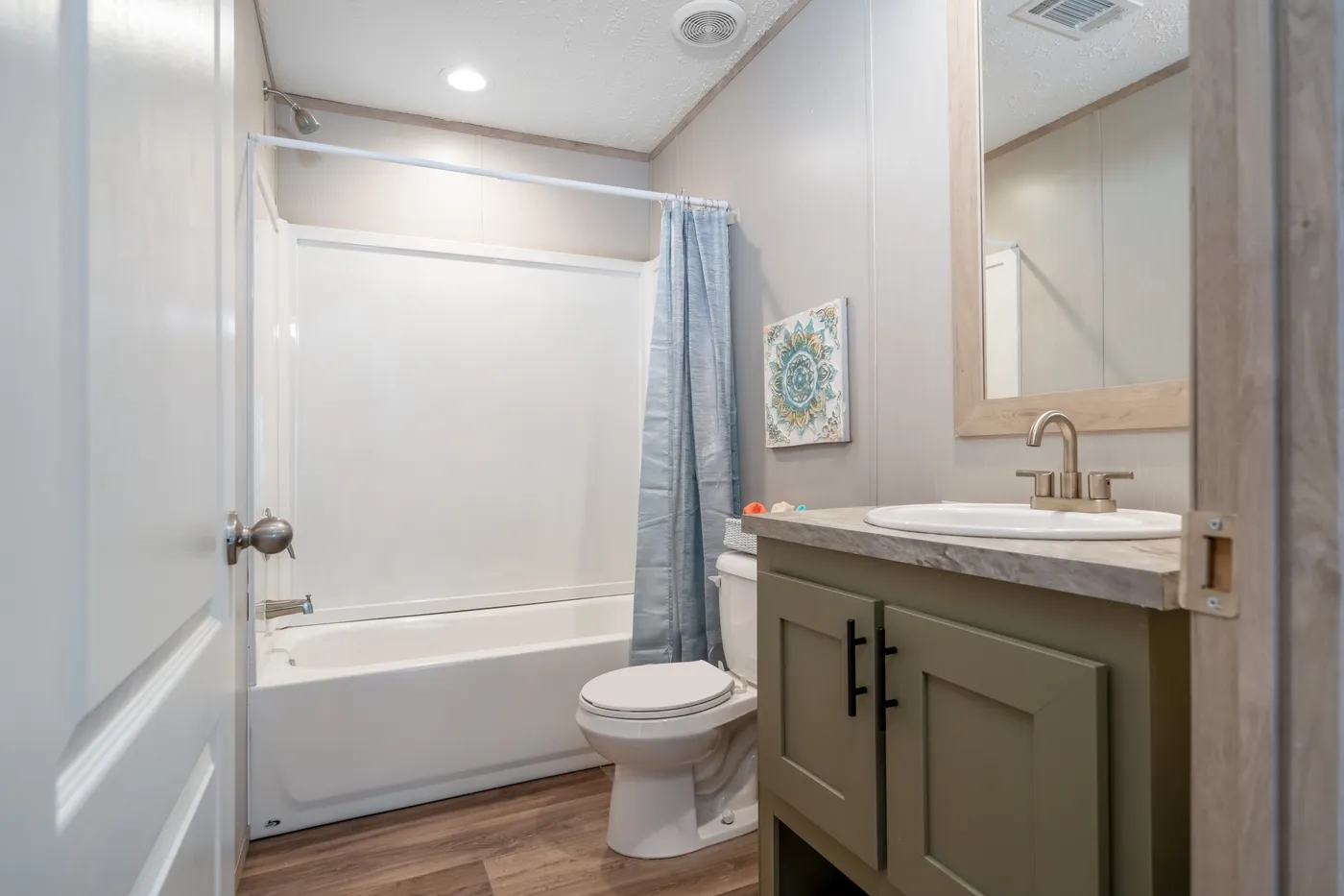 The DESOTO Guest Bathroom. This Manufactured Mobile Home features 3 bedrooms and 2 baths.