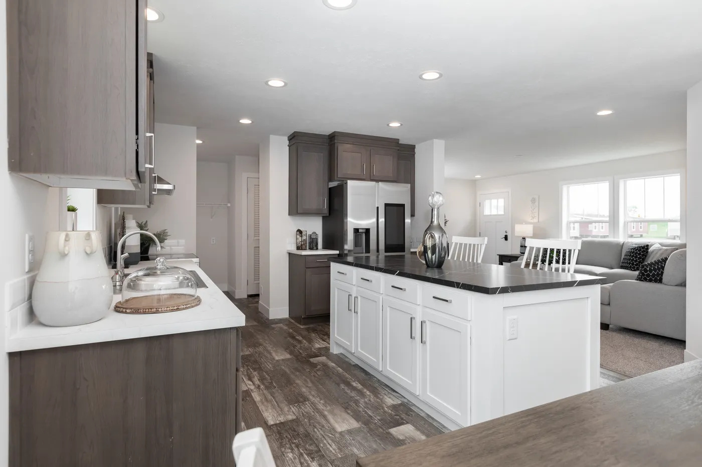 The ECLIPSE/6028-MS063 Kitchen. This Manufactured Mobile Home features 3 bedrooms and 2 baths.