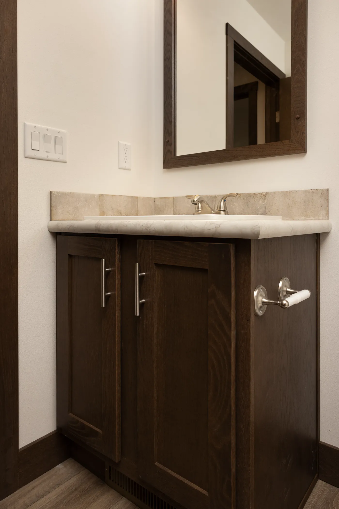 The LEGEND 78 Guest Bathroom. This Manufactured Mobile Home features 3 bedrooms and 2 baths.