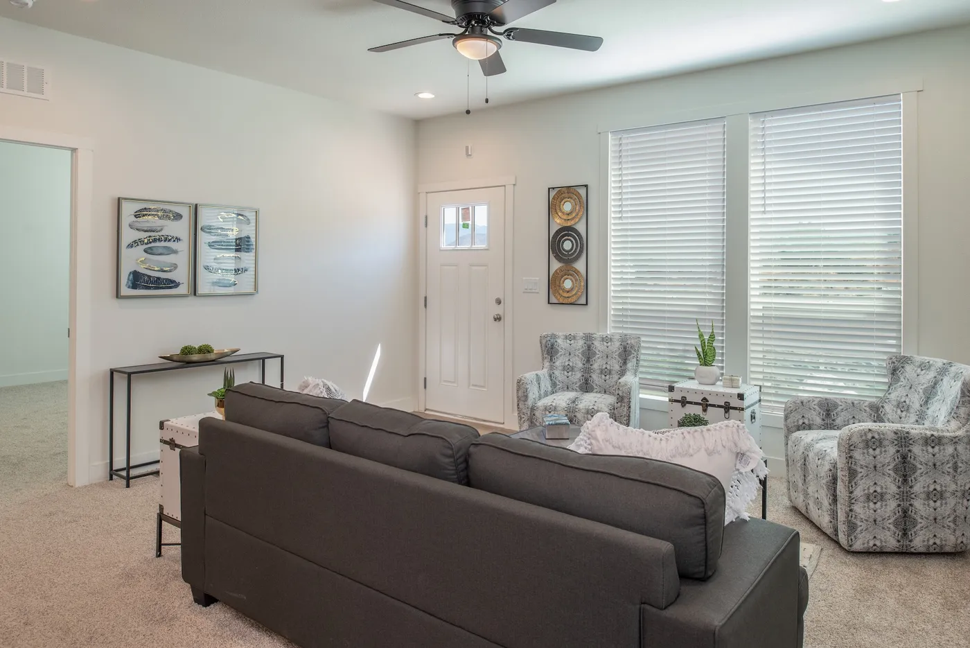 The HRM-2844-2A             KANSAS Living Room. This Manufactured Mobile Home features 2 bedrooms and 2 baths.
