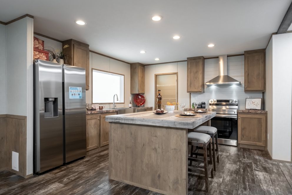 The BELLA VISTA Exterior. This Manufactured Mobile Home features 3 bedrooms and 2 baths.