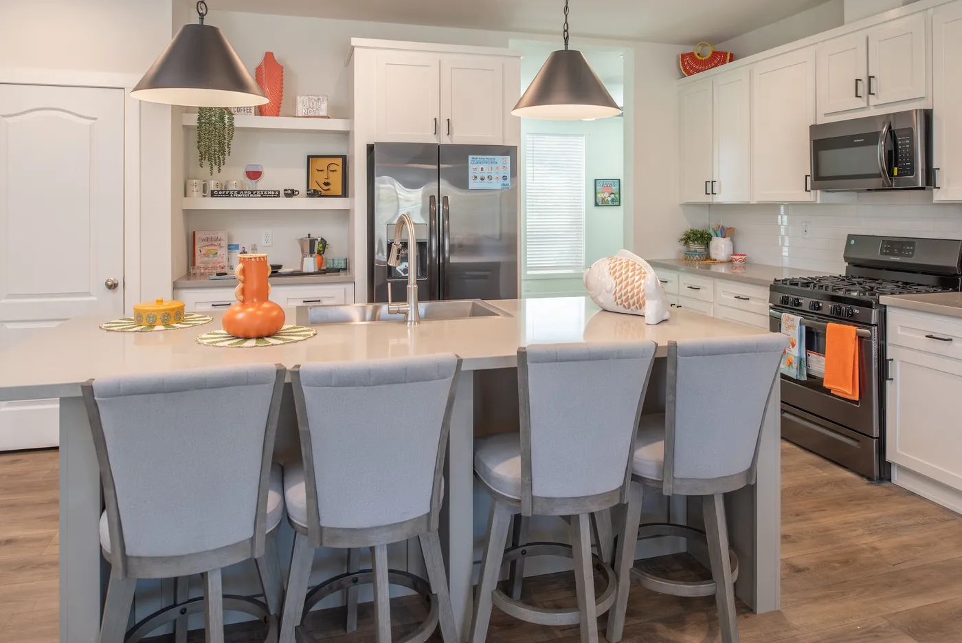 The HCP 4260-4A            LORETTA Kitchen. This Manufactured Mobile Home features 4 bedrooms and 3 baths.