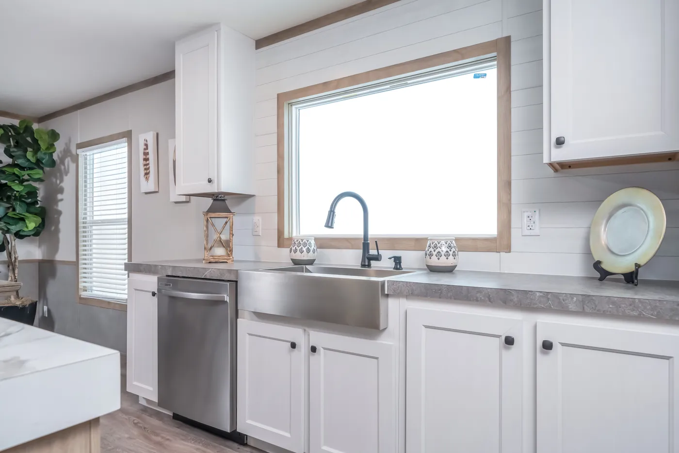 The PT 78 Kitchen. This Manufactured Mobile Home features 3 bedrooms and 2 baths.