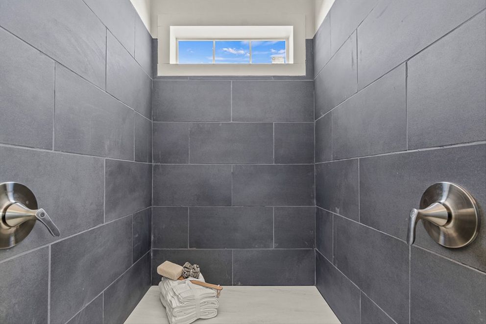 The TU3068A Primary Bathroom. This Manufactured Mobile Home features 4 bedrooms and 2 baths.