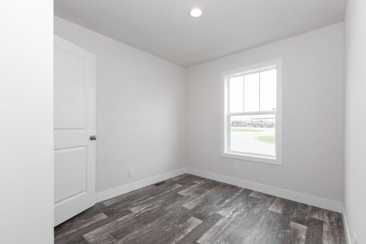 The 6016-SW019 SUNRISE SW Guest Bedroom. This Manufactured Mobile Home features 2 bedrooms and 2 baths.