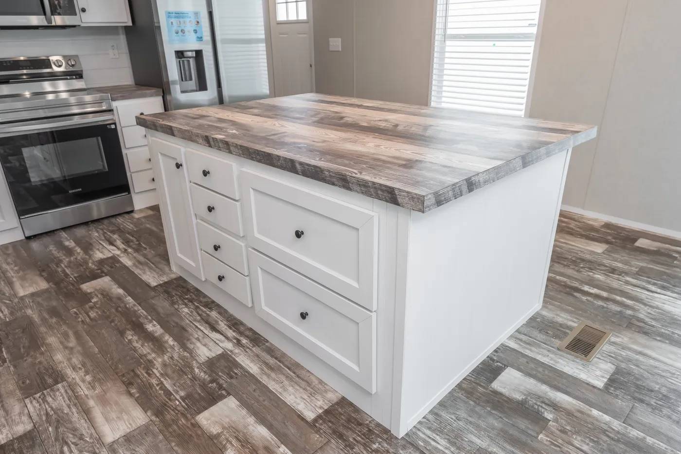 The WILLOW Kitchen. This Manufactured Mobile Home features 3 bedrooms and 2 baths.