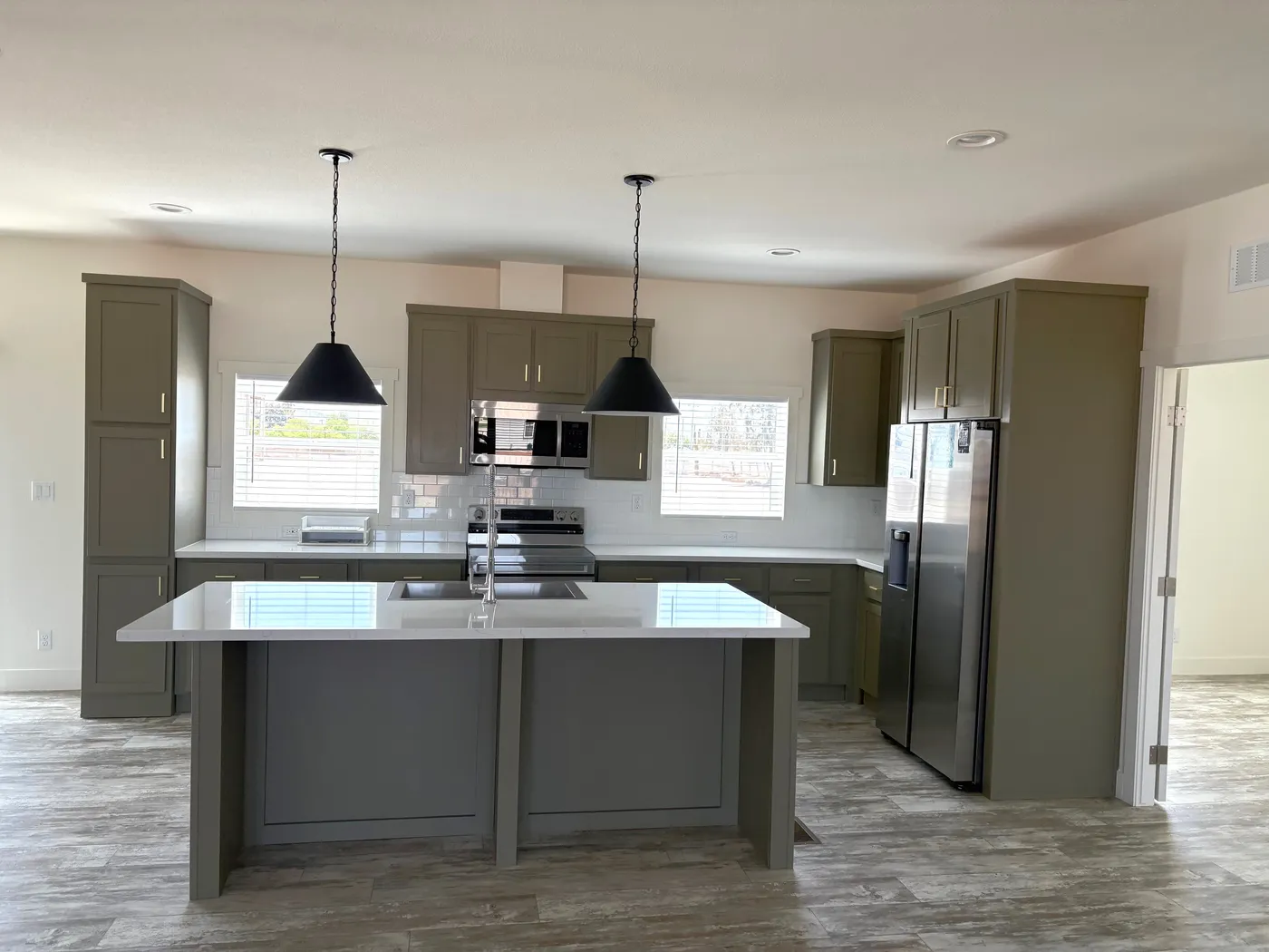 The STEPPENWOLF Kitchen. This Manufactured Mobile Home features 3 bedrooms and 2 baths.
