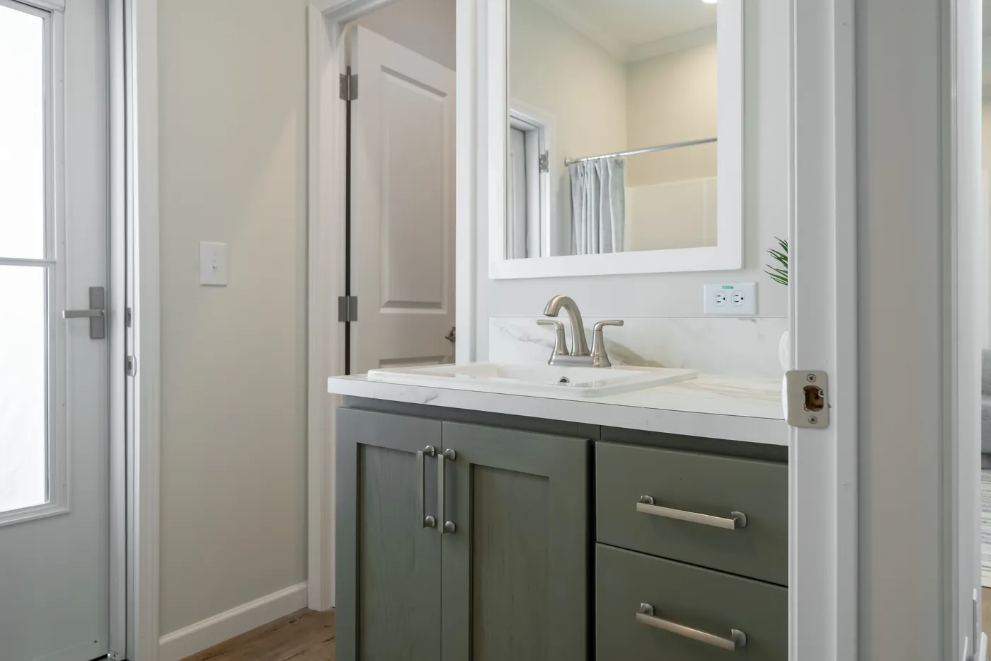 The TIFFANY Guest Bathroom. This Manufactured Mobile Home features 2 bedrooms and 2 baths.