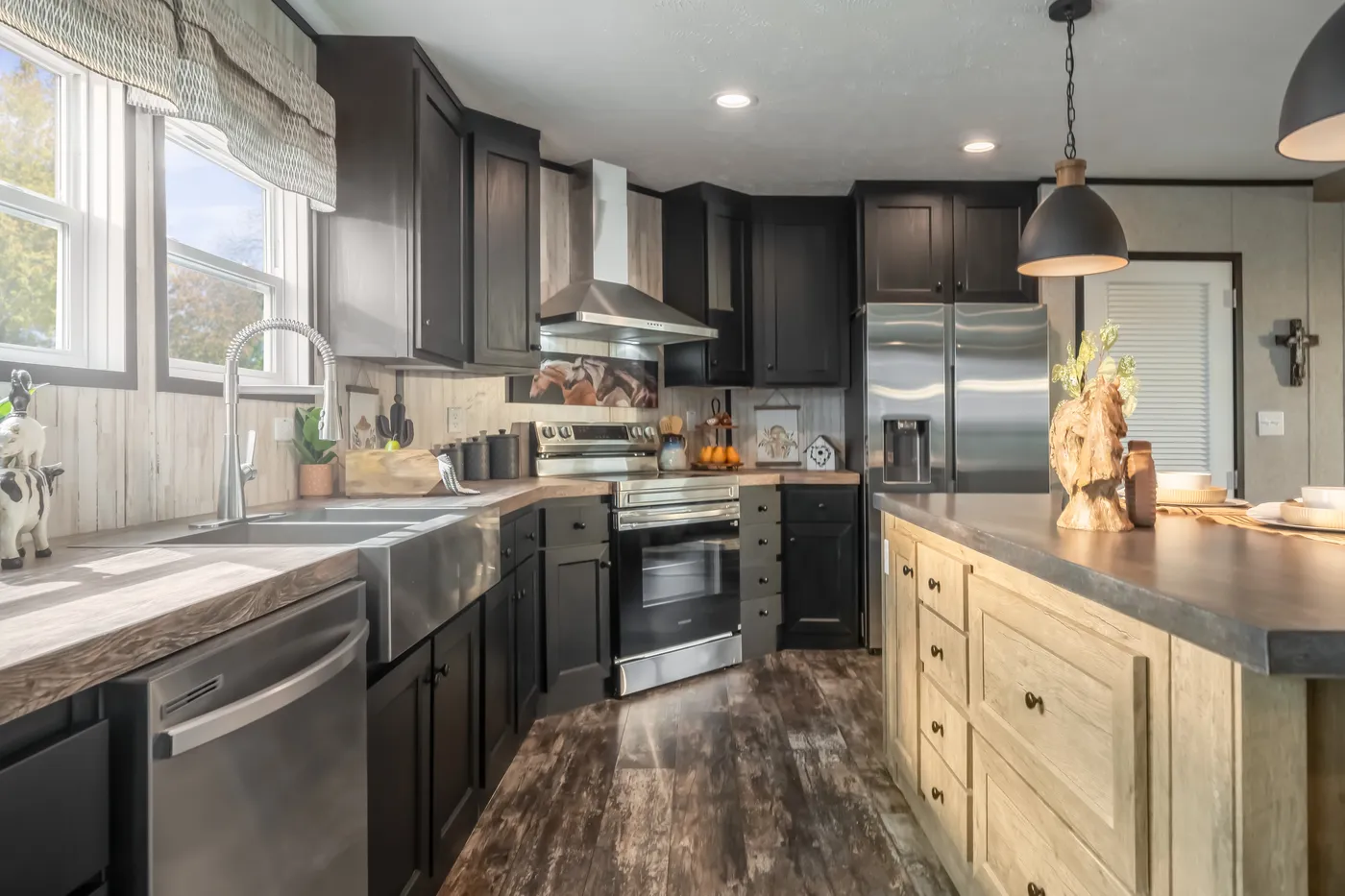 The THE TRIBUTARY Exterior. This Manufactured Mobile Home features 3 bedrooms and 2 baths.