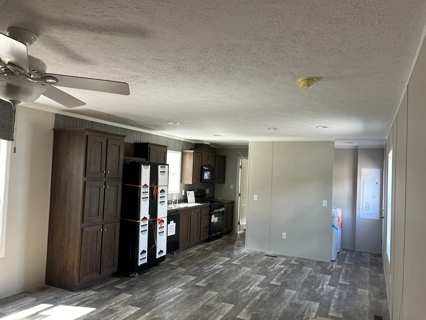 The SAPPHIRE XL 8016-644 Dining Area. This Manufactured Mobile Home features 3 bedrooms and 2 baths.