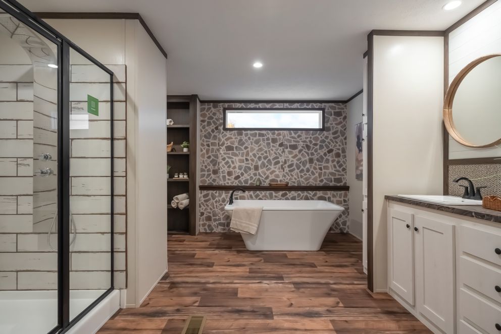The MOUNTAIN VIEW Primary Bathroom. This Manufactured Mobile Home features 3 bedrooms and 2 baths.